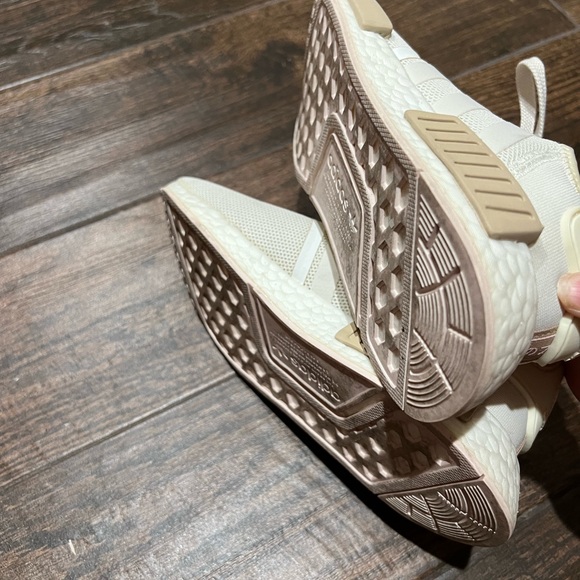 Adidas shoes - Picture 9 of 16